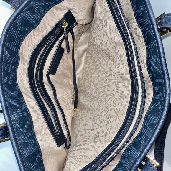 Michael Kors Jet Set Signature Large Tote, Baltic Blue. - Picture 3 of 8